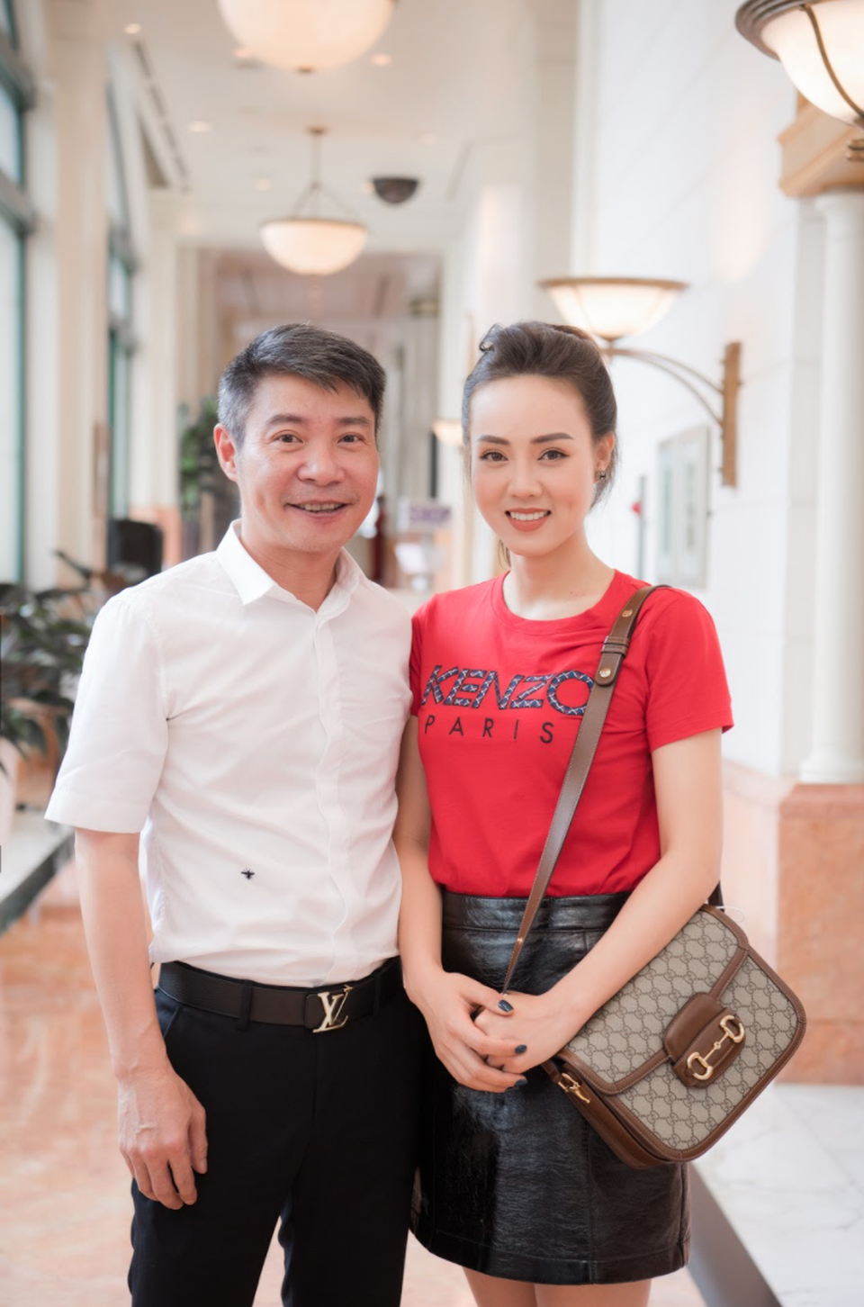 NSND Công Lý phủ nhận việc vợ trẻ bắt ép cân, phải ăn uống kham khổ - 3 NSND Công Lý phủ nhận việc vợ trẻ bắt ép cân, phải ăn uống kham khổ - 3