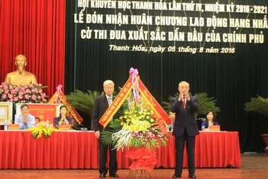 Hội Khuyến học Thanh Hóa đón nhận Huân chương Lao động hạng Nhất