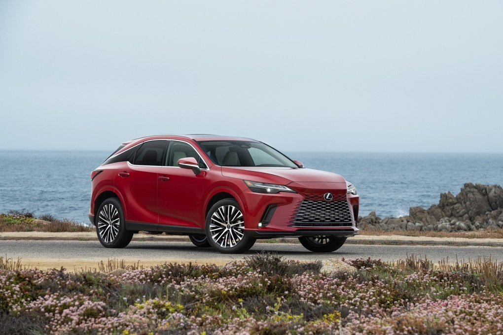 Lexus RX 2023 sắp ra mắt tại Việt Nam với 4 phiên bản Hybrid - 1 Lexus RX 2023 sắp ra mắt tại Việt Nam với 4 phiên bản Hybrid - 1