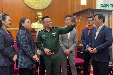 "Tôi! Người Việt Nam" bàn giao 5,3 tỷ đồng ủng hộ đồng bào vùng bão lũ