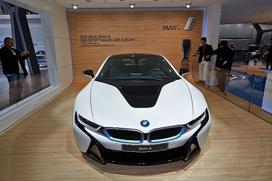 Plug-in hybrid i8 - mẫu xe đắt nhất của BMW