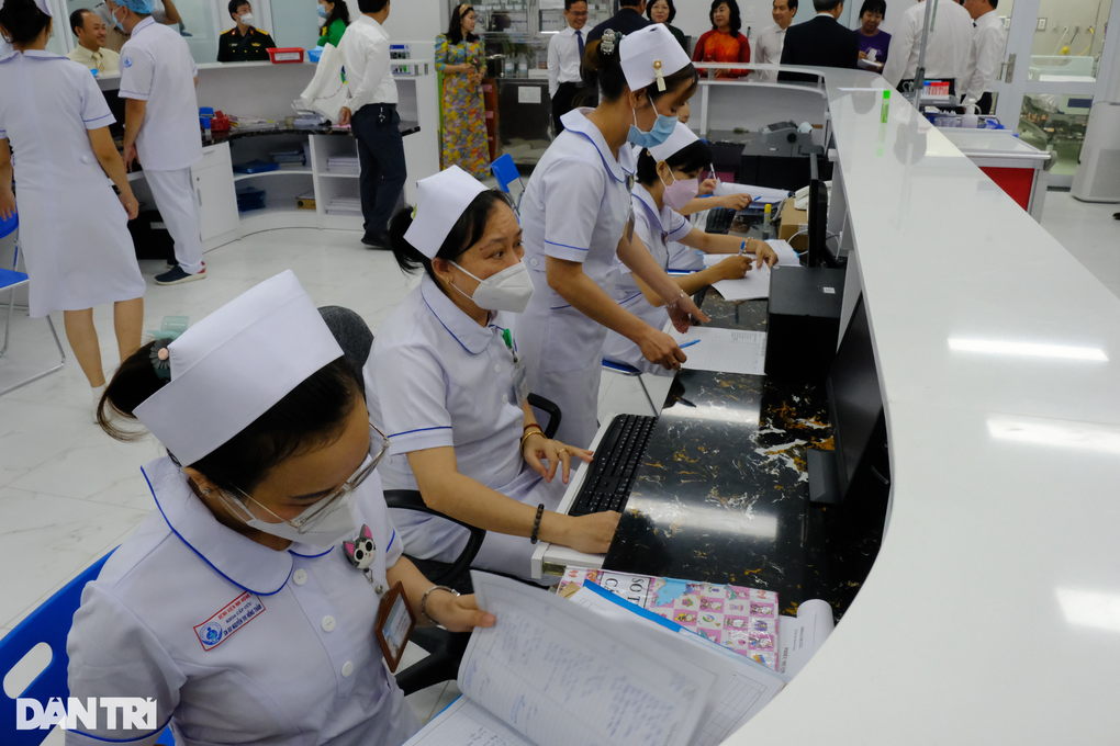 Giảm 66% người đăng ký học, TPHCM đối mặt với thiếu hụt điều dưỡng - 2 Giảm 66% người đăng ký học, TPHCM đối mặt với thiếu hụt điều dưỡng - 2