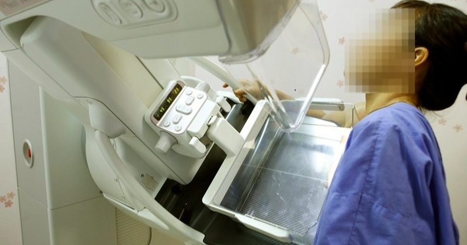 Chụp X-quang phát hiện sớm ung thư vú - 1 Chụp X-quang phát hiện sớm ung thư vú - 1