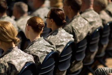 Lầu Năm Góc mở rộng điều tra bê bối ảnh “nóng” của nữ quân nhân