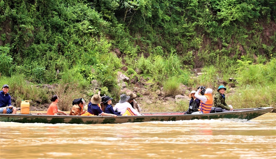 Khám phá vẻ đẹp hoang sơ ở mảnh đất có đường biên giới dài nhất xứ Nghệ - 1 Khám phá vẻ đẹp hoang sơ ở mảnh đất có đường biên giới dài nhất xứ Nghệ - 1