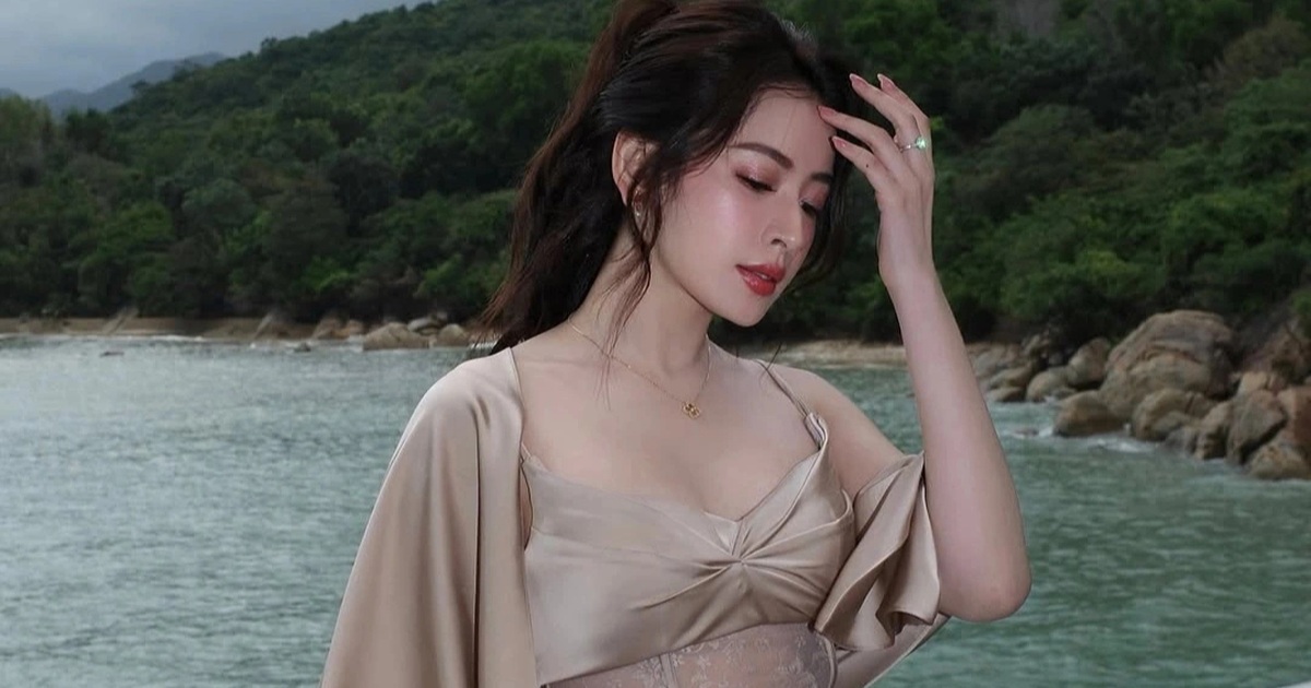 View - Chi Pu ngày càng chuộng những bộ váy áo xuyên thấu, cắt xẻ táo bạo | Báo Dân trí