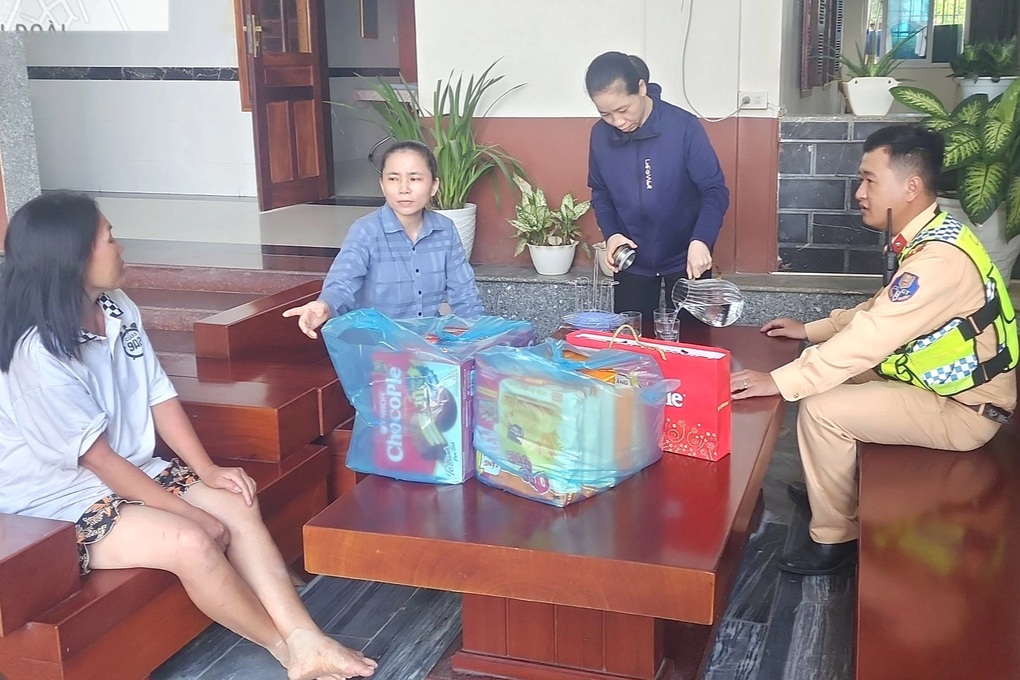 Phát hiện người phụ nữ đi lạc trên cao tốc Bắc - Nam - 1 Phát hiện người phụ nữ đi lạc trên cao tốc Bắc - Nam - 1