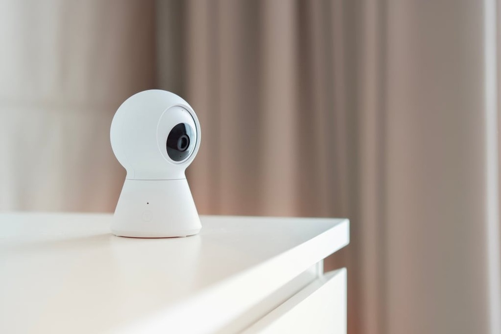 Con gái báo cảnh sát vì bị cha mẹ lắp camera trong phòng ngủ - 2 Con gái báo cảnh sát vì bị cha mẹ lắp camera trong phòng ngủ - 2
