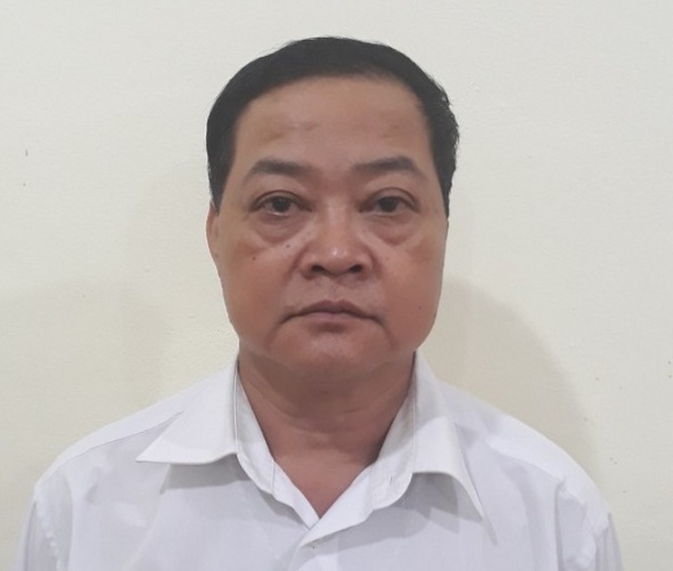 Khởi tố phó hiệu trưởng tội tổ chức sử dụng ma túy - 1 Khởi tố phó hiệu trưởng tội tổ chức sử dụng ma túy - 1