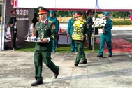 Mảnh quần áo, vải dù, đạn súng AK được phát hiện trong mộ liệt sĩ ở Đà Nẵng