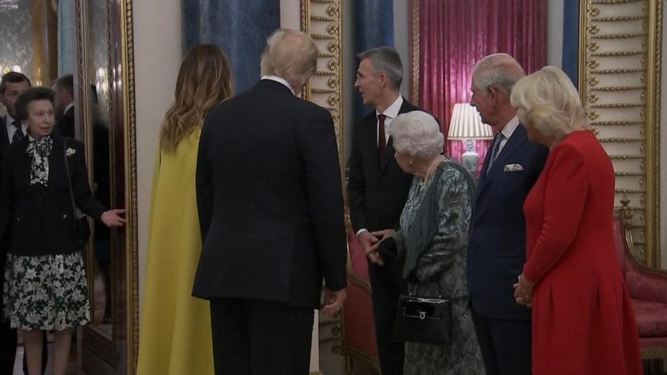 Hành động gây tranh cãi của công chúa Anh trong lễ đón tiếp ông Trump - 1 Hành động gây tranh cãi của công chúa Anh trong lễ đón tiếp ông Trump - 1