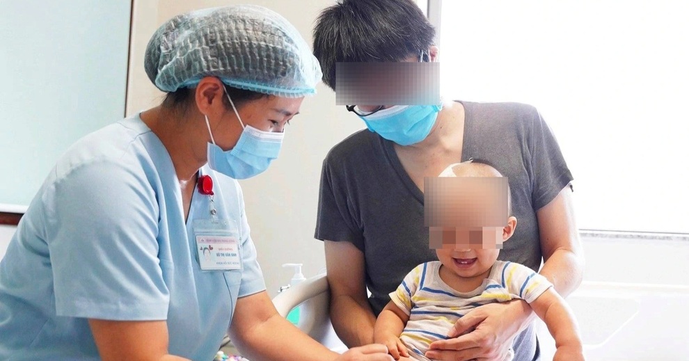 Cứu sống bé 9 tháng tuổi người Nhật chấn thương sọ não do ngã sofa - 2