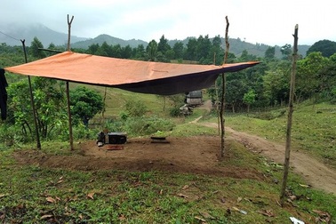 Học sinh miền núi dựng lều, “nuôi” con chữ giữa mùa dịch Covid-19