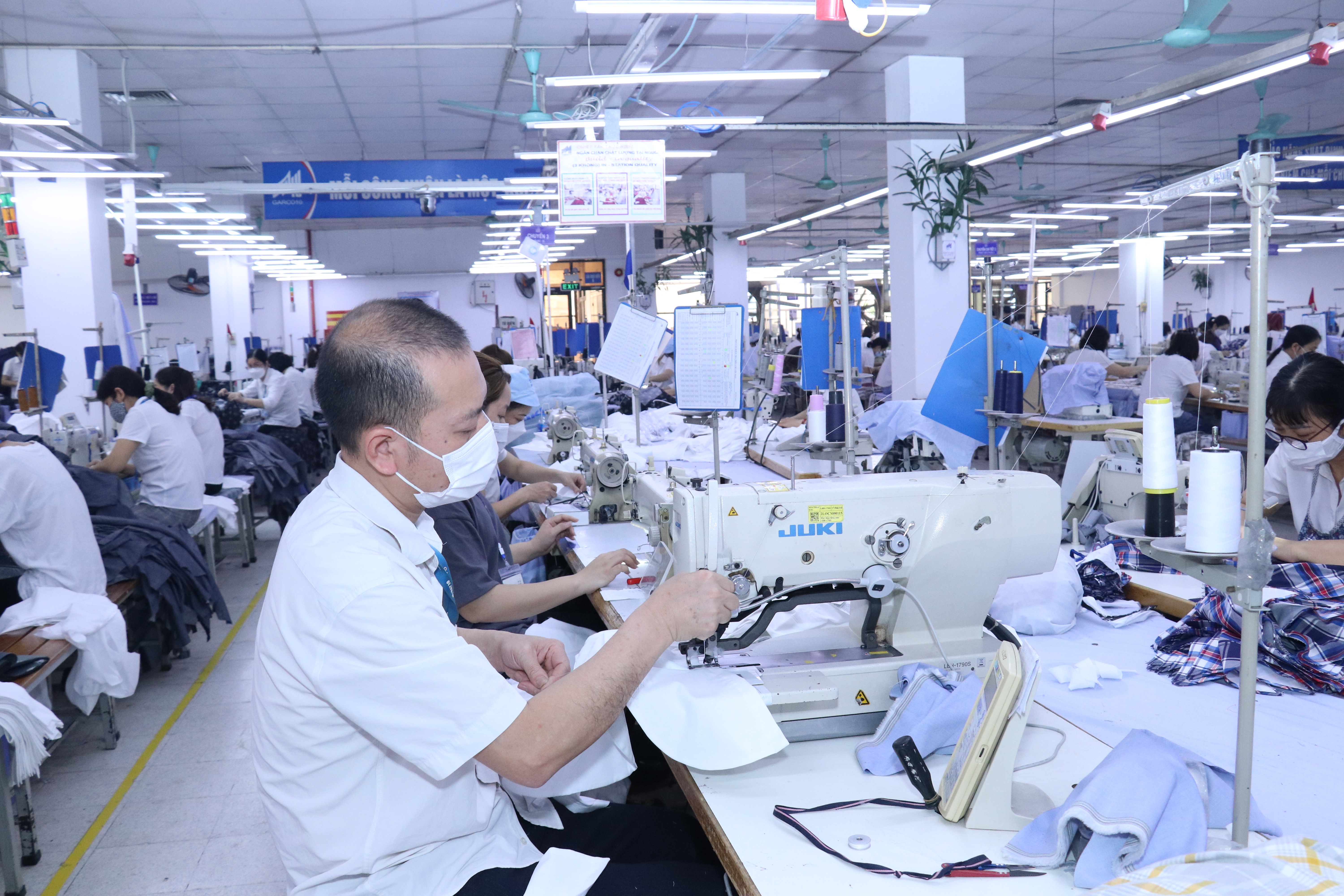 Hơn 2.300 lao động nhận trợ cấp bảo hiểm tai nạn, bệnh nghề nghiệp - 6 Hơn 2.300 lao động nhận trợ cấp bảo hiểm tai nạn, bệnh nghề nghiệp - 6