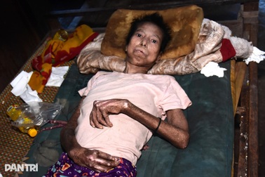 Lay lắt phận đời mẹ khuyết tật đặc biệt nặng, con thơ câm điếc