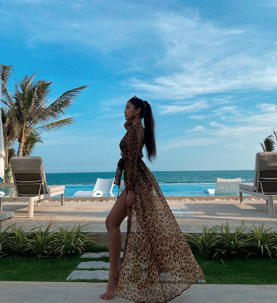 Đọ nhan sắc “ái nữ hàng hiệu” Tiên Nguyễn và hot girl Châu Bùi hậu cách ly - 3 Đọ nhan sắc “ái nữ hàng hiệu” Tiên Nguyễn và hot girl Châu Bùi hậu cách ly - 3