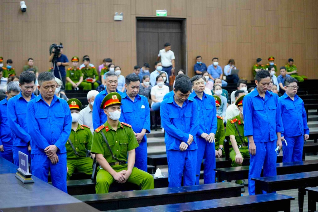 Cựu Chủ tịch Bình Thuận Nguyễn Ngọc Hai bị phạt 5 năm tù - 1 Cựu Chủ tịch Bình Thuận Nguyễn Ngọc Hai bị phạt 5 năm tù - 1