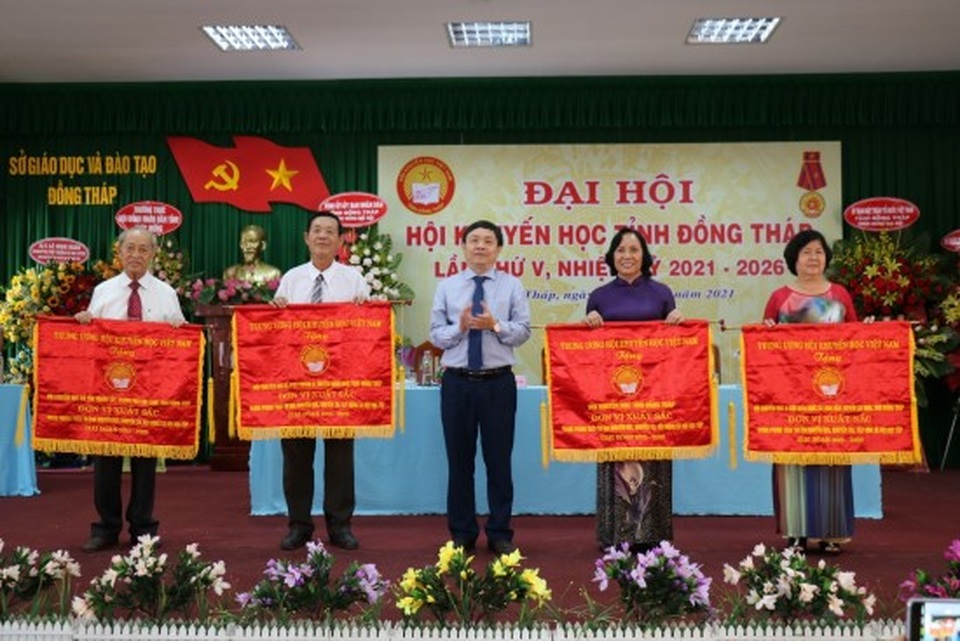 Đồng Tháp: Bà Nguyễn Thị Nhàn tái đắc cử Chủ tịch Hội Khuyến học tỉnh - 3 Đồng Tháp: Bà Nguyễn Thị Nhàn tái đắc cử Chủ tịch Hội Khuyến học tỉnh - 3