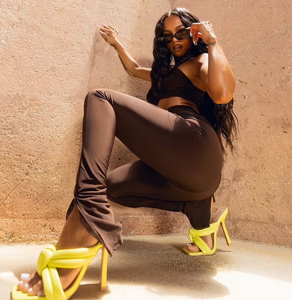 Hotgirl gốc Việt Karrueche Tran bốc lửa trong ảnh quảng cáo mới - 11 Hotgirl gốc Việt Karrueche Tran bốc lửa trong ảnh quảng cáo mới - 11