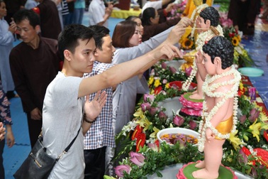 Lễ Phật đản 2016 tại Đại Bảo tháp Tây Thiên