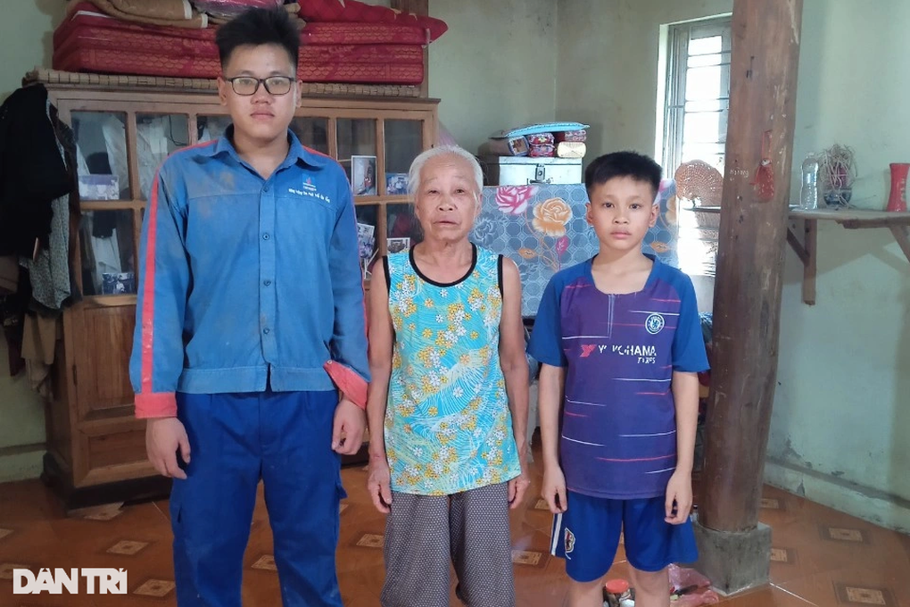 Nghiệt ngã số phận người phụ nữ bị tường gạch đổ đè lên người - 4 Nghiệt ngã số phận người phụ nữ bị tường gạch đổ đè lên người - 4