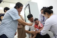 Vaccine tay chân miệng EV71: Những lưu ý phụ huynh không nên bỏ qua