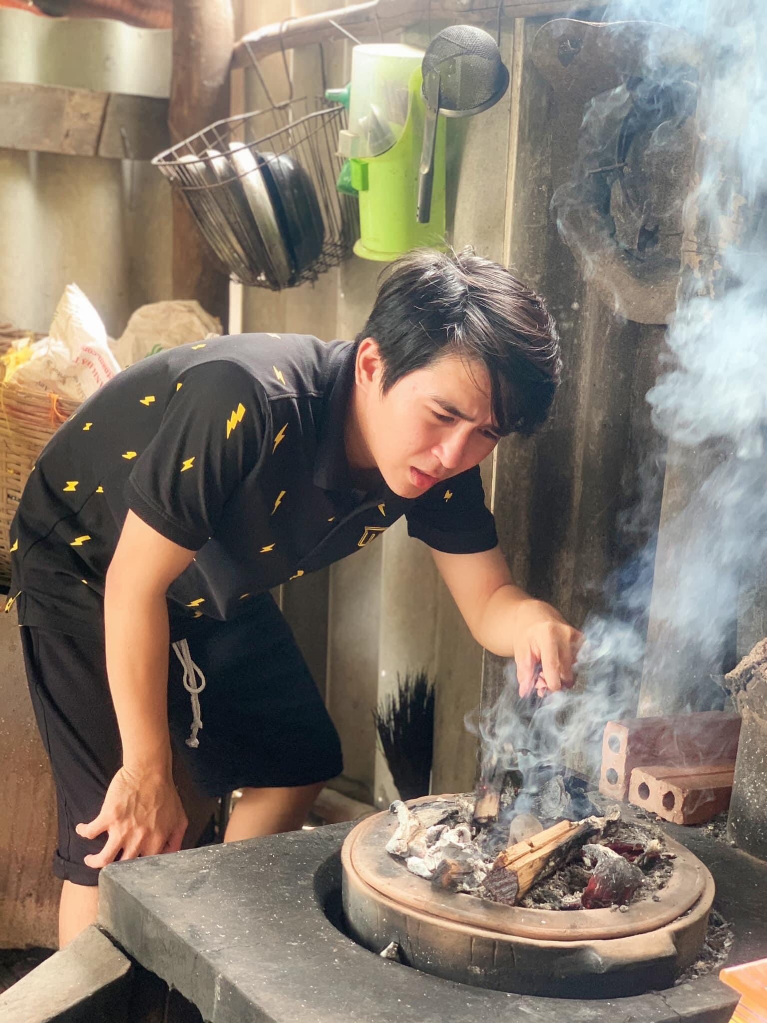 Chàng trai xứ sở sen hồng cùng bà nội kể chuyện làm bánh dân gian - 5 Chàng trai xứ sở sen hồng cùng bà nội kể chuyện làm bánh dân gian - 5