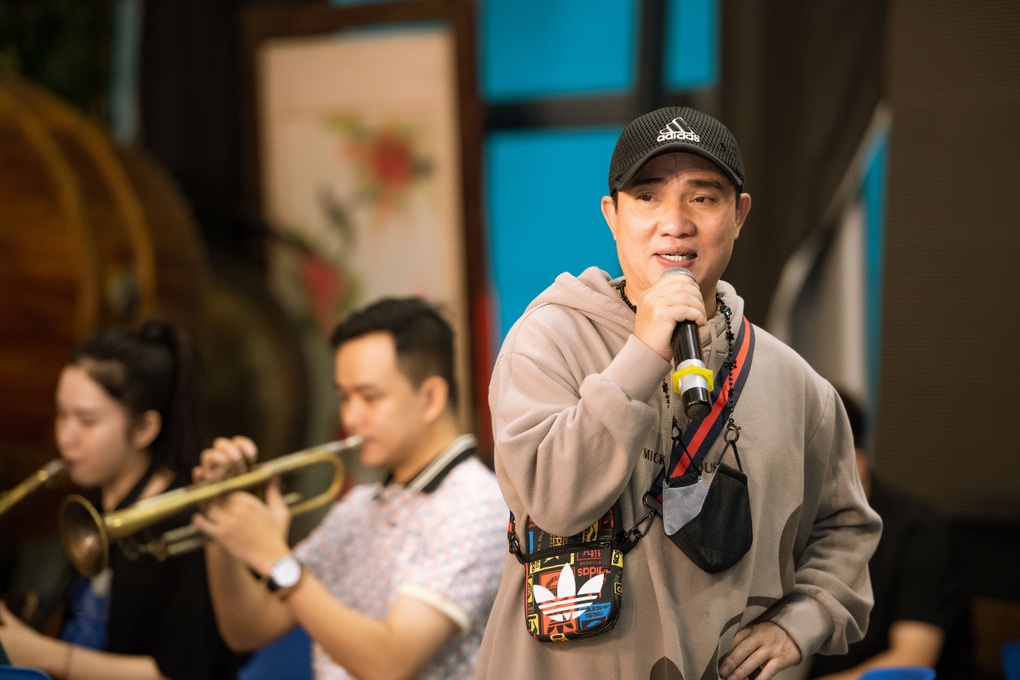 NSƯT Tố Nga: Quang Linh là người rất dễ chịu, bình dân - 3 NSƯT Tố Nga: Quang Linh là người rất dễ chịu, bình dân - 3