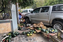 Xe biển xanh đâm 2 người tử vong: Xe chở đoàn công tác ra sân bay