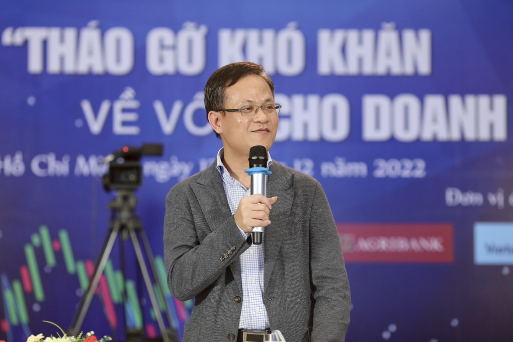 Mong tín dụng ngân hàng giúp doanh nghiệp còn thở được - 1 Mong tín dụng ngân hàng giúp doanh nghiệp còn thở được - 1