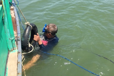 Nhọc nhằn nghề lặn biển