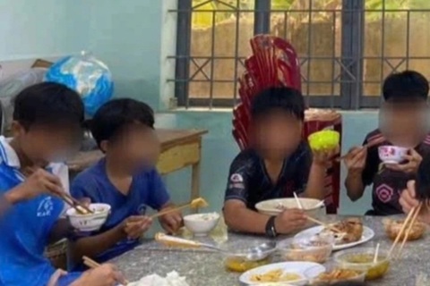 Trường xoay xở ra sao khi gần 1.500 học sinh chưa được “Nuôi em” chi tiền?