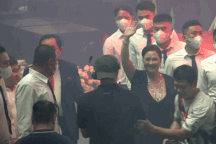 Bà Nguyễn Phương Hằng tổ chức quyên góp ủng hộ vùng lũ sau khi ra tù