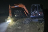 Nhức nhối nạn múc trộm đất ruộng vào ban đêm