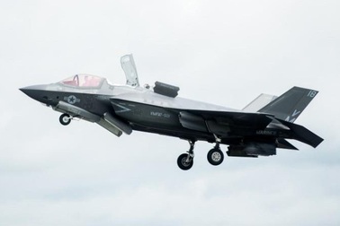 "Tia chớp" F-35 trình diễn khả năng đứng yên trên không