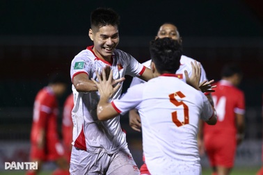 Báo Hàn Quốc nói về cơ hội đi tiếp của tuyển Việt Nam so với Malaysia