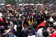 Hàng triệu người Trung Quốc tham gia thi công chức