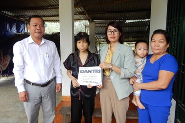 Bạn đọc giúp đỡ người mẹ trẻ mắc bệnh suy thận mạn hơn 73 triệu đồng