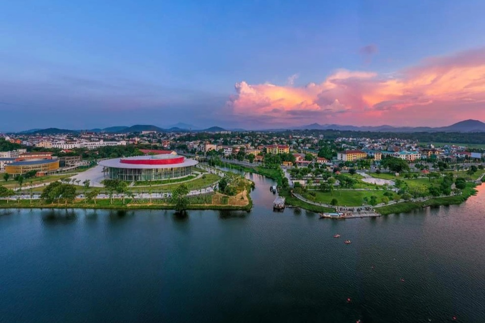 Điểm nhấn áo dài Huế tại Liên hoan Phim Việt Nam XXII - 2 Điểm nhấn áo dài Huế tại Liên hoan Phim Việt Nam XXII - 2