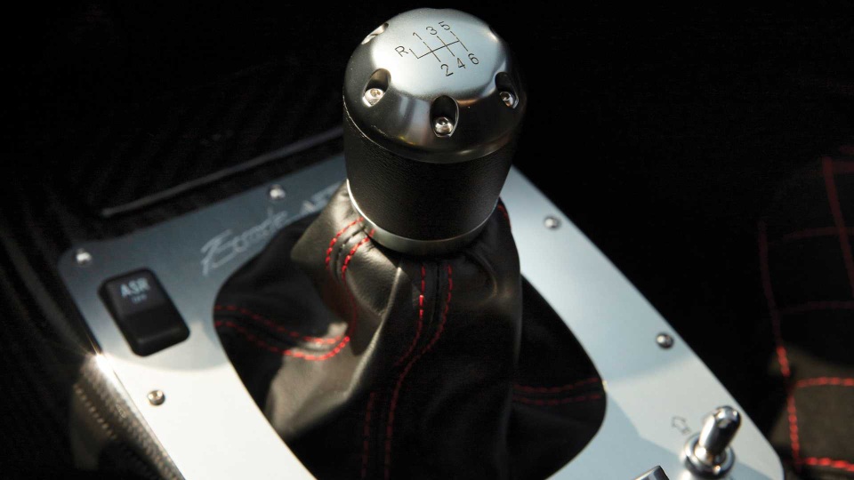 Pagani Zonda Aether – Dành cho những người “biết chơi”, nhưng phải có tiền - 27 Pagani Zonda Aether – Dành cho những người “biết chơi”, nhưng phải có tiền - 27