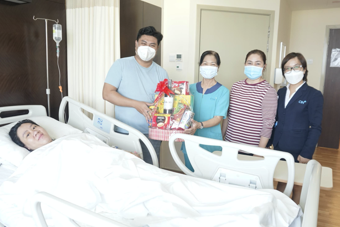 Sản phụ ở TPHCM sa dây rốn khi ngủ, 2 chân em bé lòi ra ngoài - 2 Sản phụ ở TPHCM sa dây rốn khi ngủ, 2 chân em bé lòi ra ngoài - 2