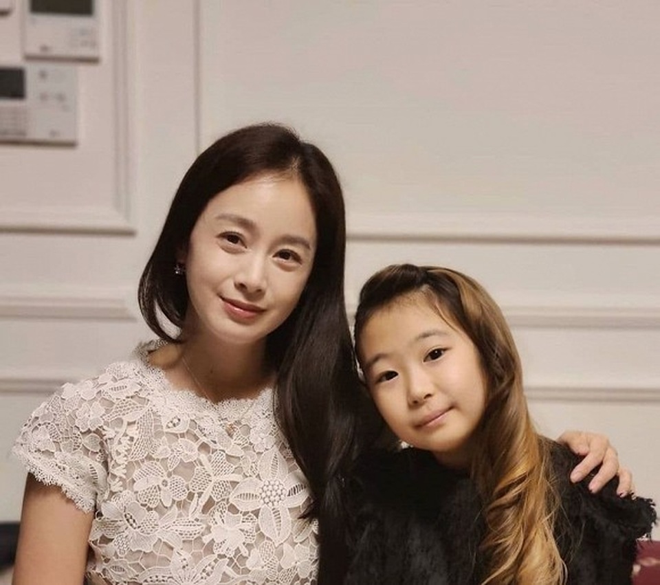 Bất ngờ trước nhan sắc thật của Bi Rain và Kim Tae Hee - 1 Bất ngờ trước nhan sắc thật của Bi Rain và Kim Tae Hee - 1