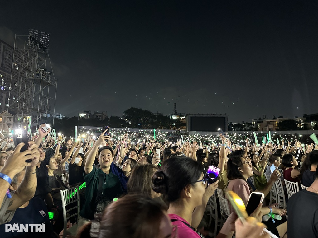 Westlife nói Tôi yêu bạn, trở lại thanh xuân cùng hơn 12.000 fan Việt - 3 Westlife nói Tôi yêu bạn, trở lại thanh xuân cùng hơn 12.000 fan Việt - 3