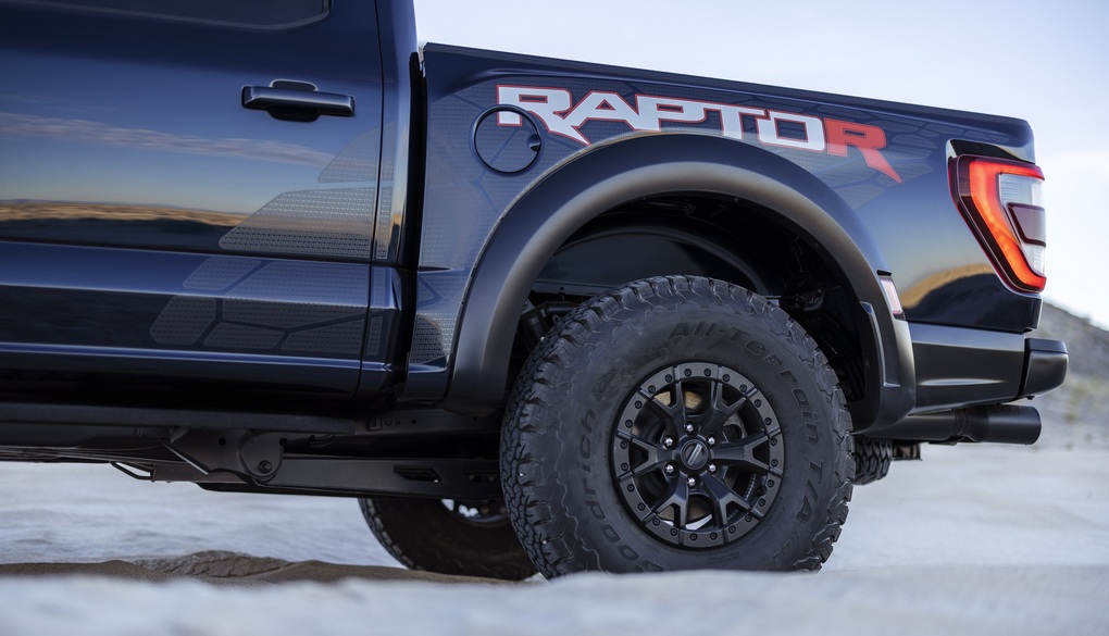 Siêu bán tải F-150 Raptor R ra mắt, sở hữu công suất 700 mã lực - 18 Siêu bán tải F-150 Raptor R ra mắt, sở hữu công suất 700 mã lực - 18