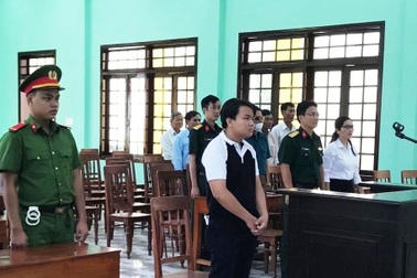 Thanh niên trốn nghĩa vụ quân sự bị phạt 12 tháng tù