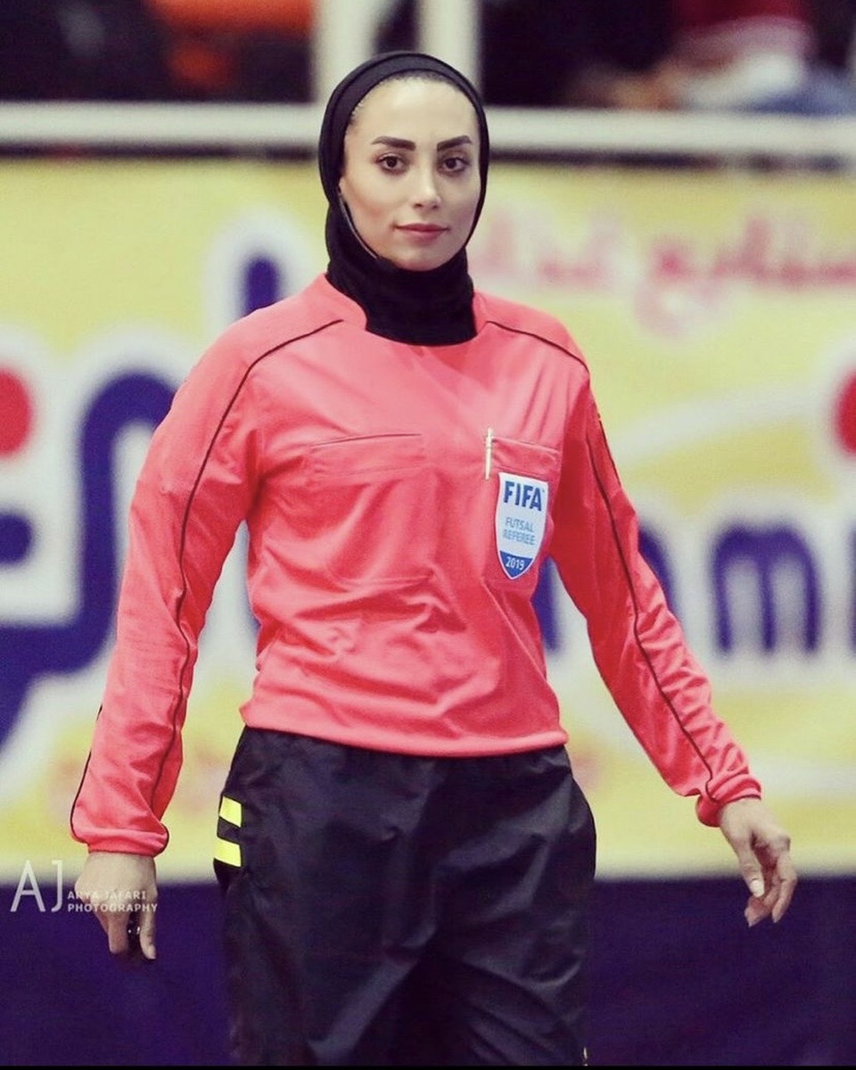 Vẻ đẹp ấn tượng nữ trọng tài bắt trận đấu của futsal Việt Nam - 2 Vẻ đẹp ấn tượng nữ trọng tài bắt trận đấu của futsal Việt Nam - 2