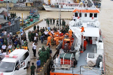 Vụ bão “nuốt chửng” tàu hàng: 3 nạn nhân chưa xác định được danh tính