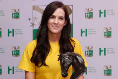 Cuộc sống trong mơ của nàng kỵ sĩ đua ngựa tài năng và xinh đẹp