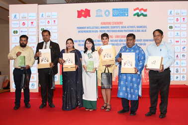 Nhiều doanh nghiệp chọn Cỏ Mềm làm đối tác cung ứng quà tặng dịp 20/10