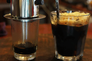 Vị cà phê đen hệt như vị cuộc sống